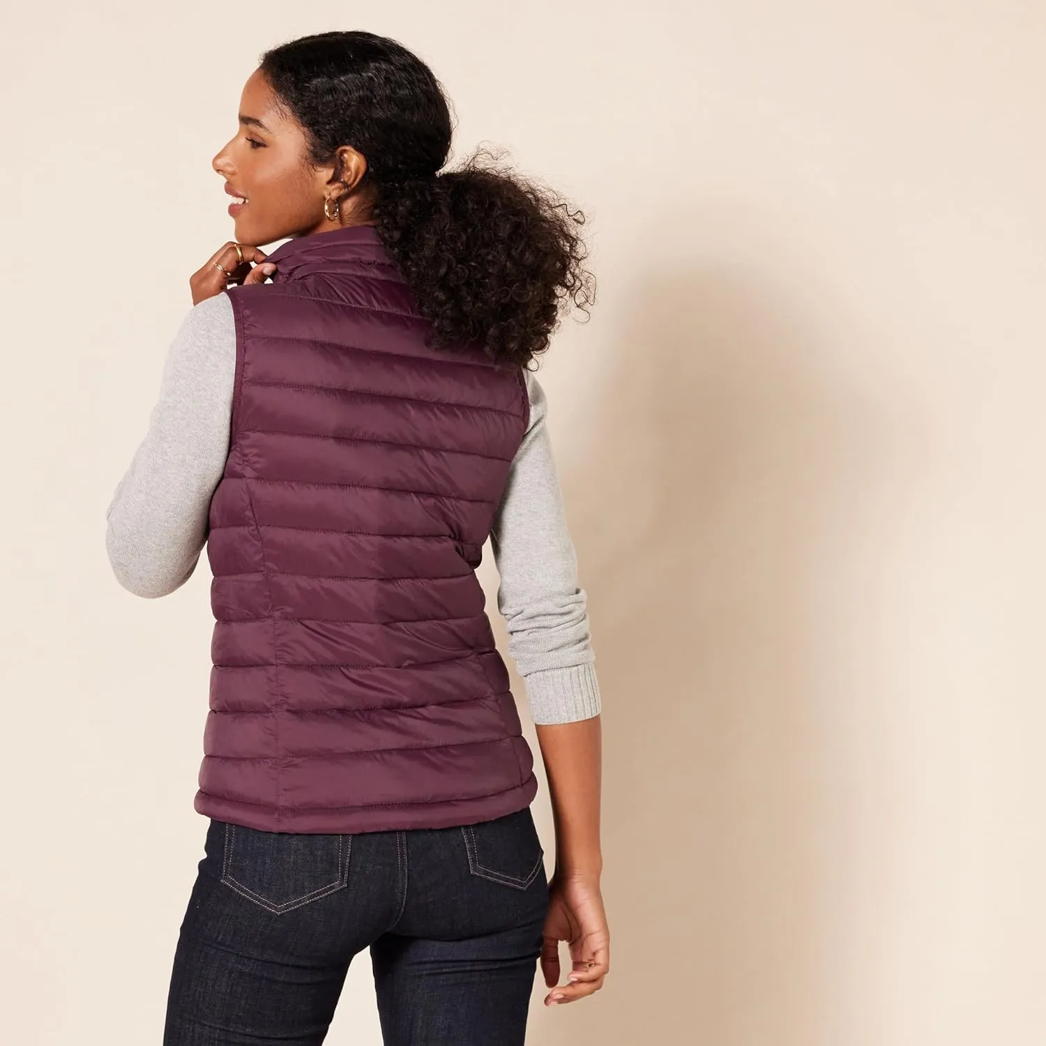 Amazon Essentials Women's Lightweight Water-Resistant Packable Puffer Vest