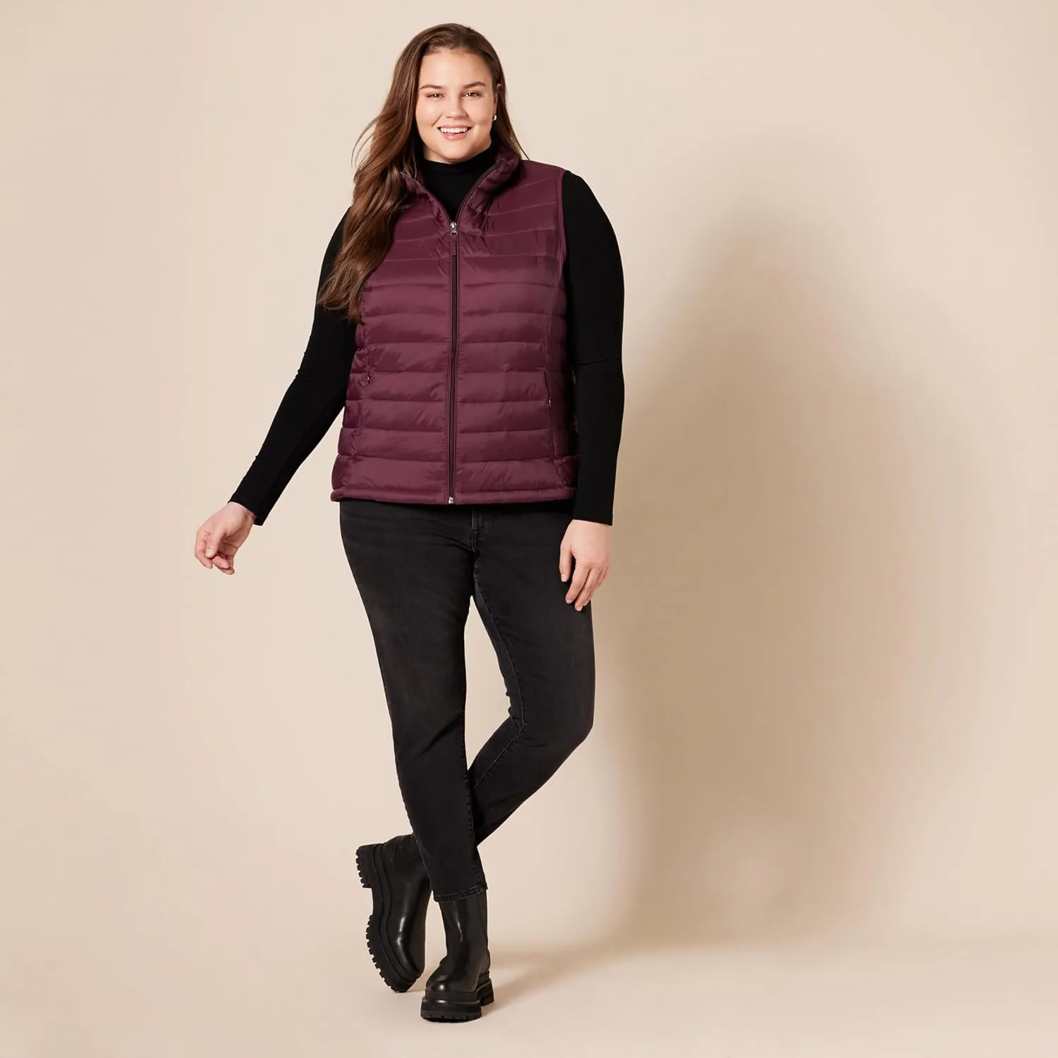 Amazon Essentials Women's Lightweight Water-Resistant Packable Puffer Vest