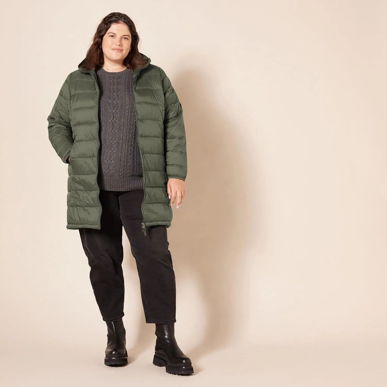 Amazon Essentials Women's Regular-Fit Lightweight Water-Resistant Packable Hooded Puffer Coat (Available in Plus Size)