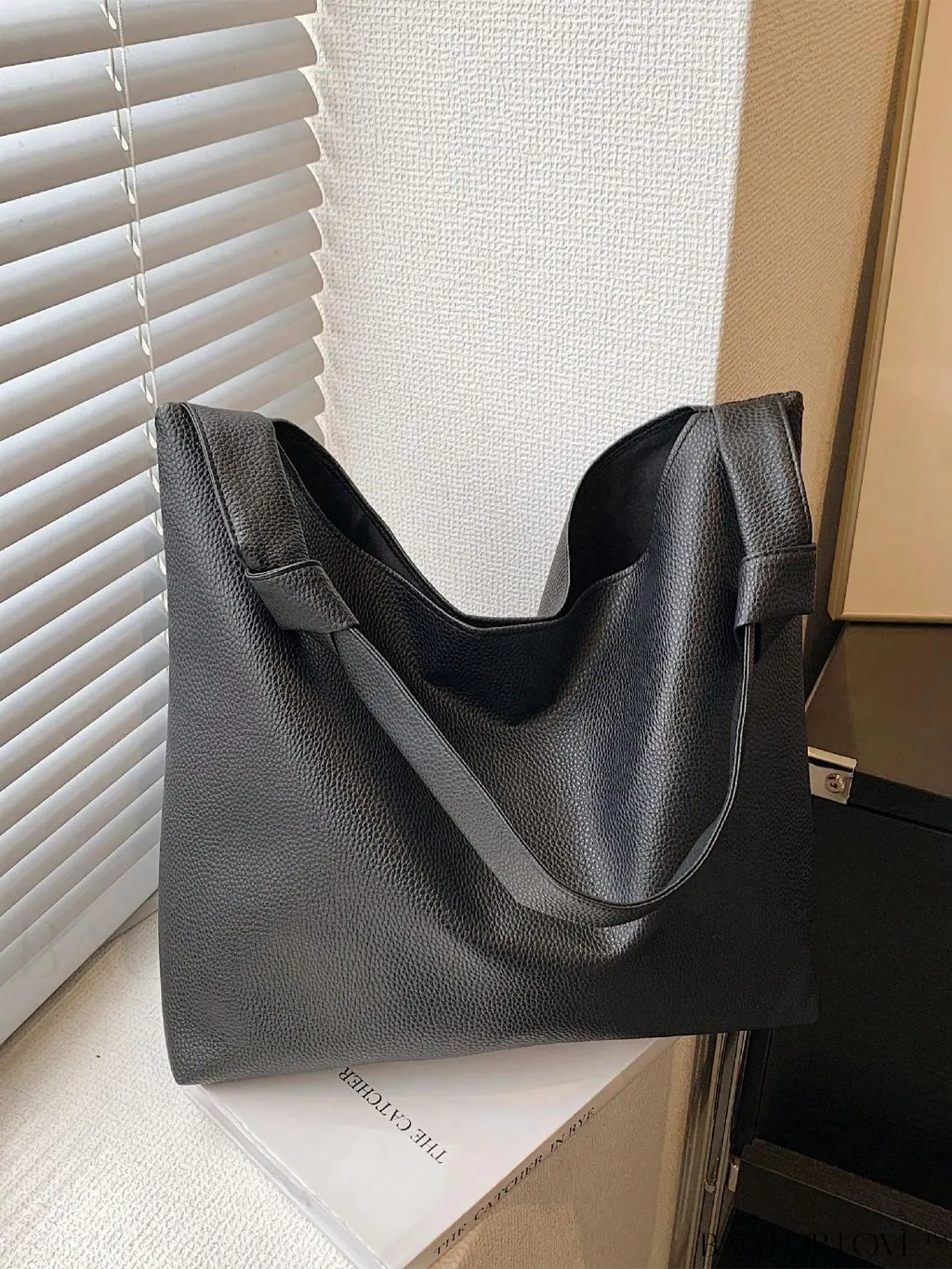 BagForLove - Black Hobo Bag: Sleek, Spacious, and Stylish