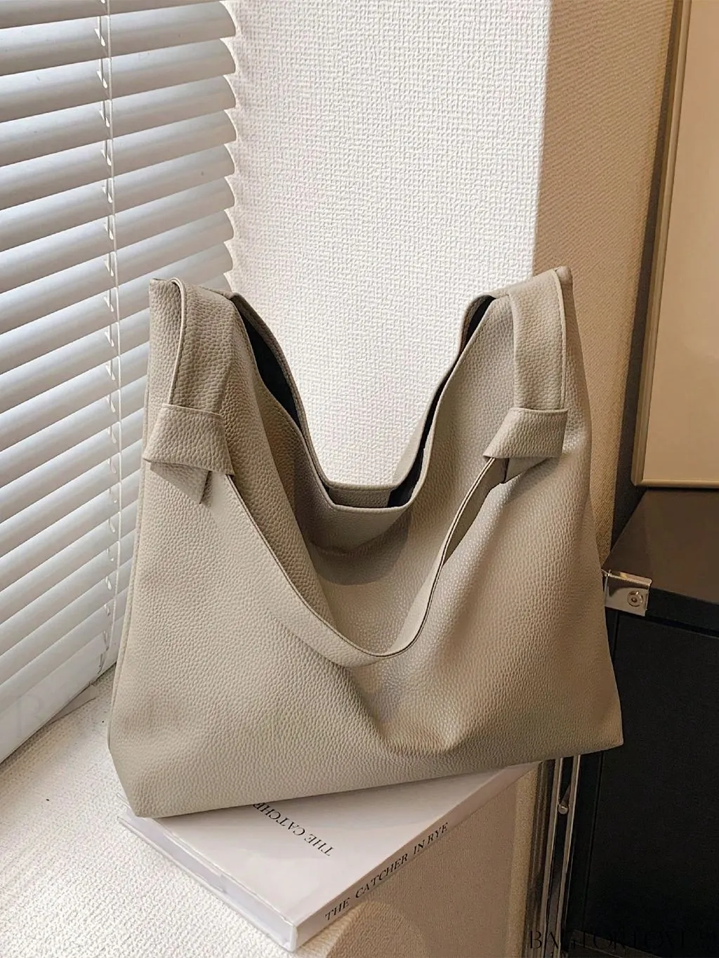 BagForLove - Black Hobo Bag: Sleek, Spacious, and Stylish