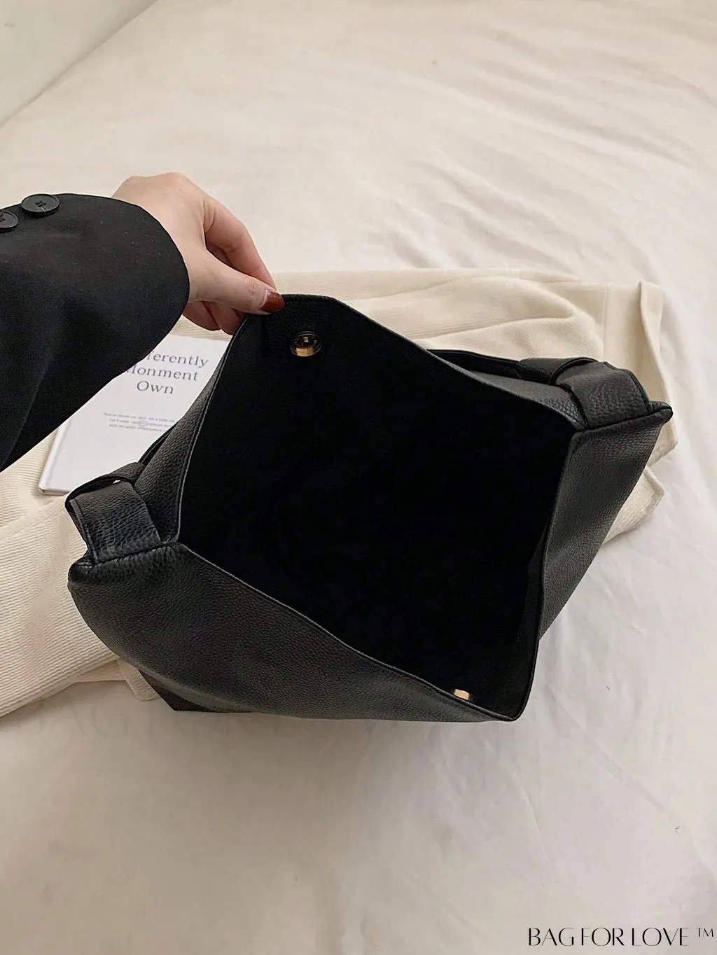 BagForLove - Black Hobo Bag: Sleek, Spacious, and Stylish