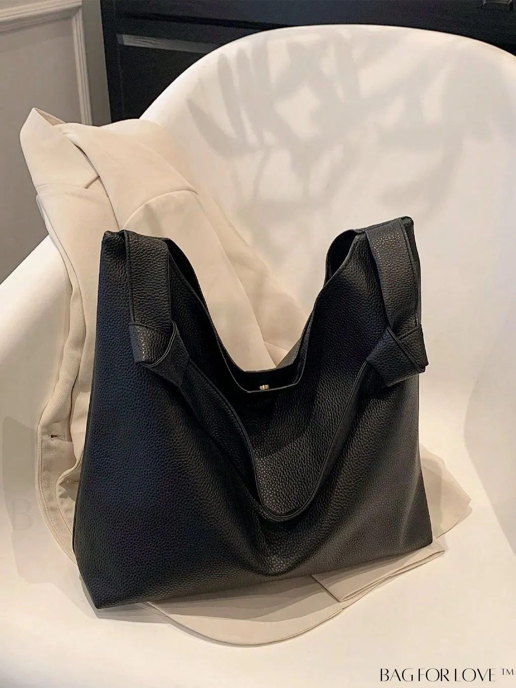 BagForLove - Black Hobo Bag: Sleek, Spacious, and Stylish
