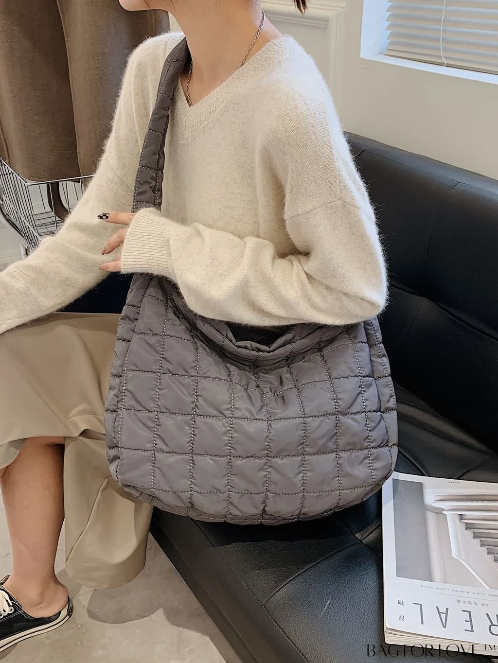 BagForLove - Chic Quilted Hobo Bag with Elegant Detailing