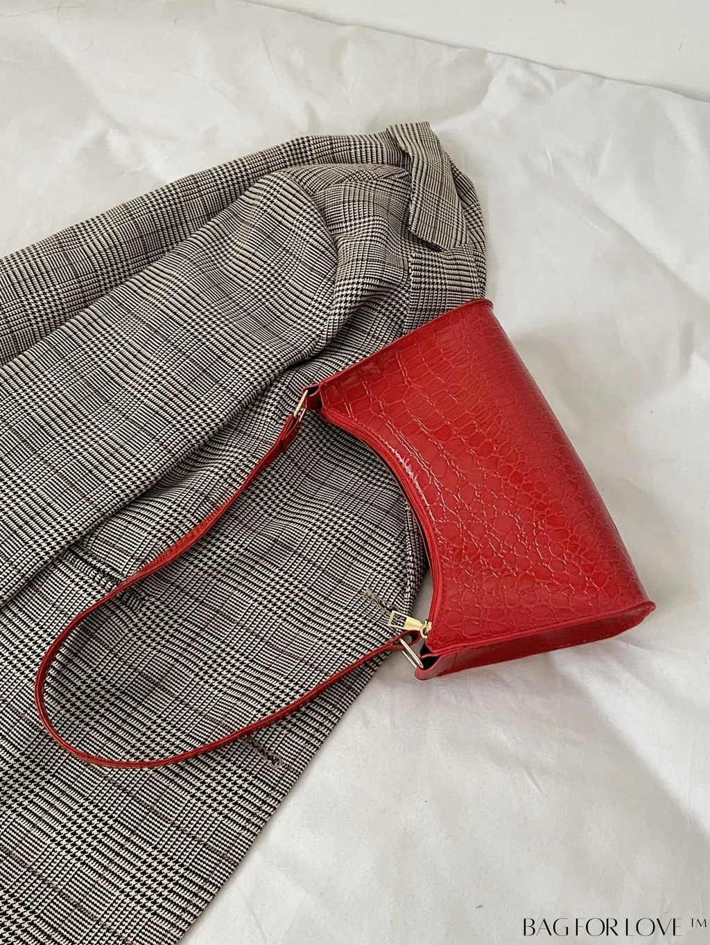 BagForLove - Croc Embossed Baguette Bag: Sleek and Minimalistic Design