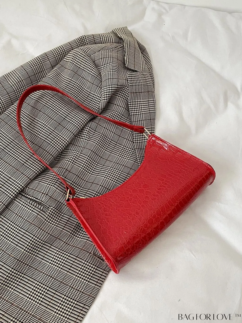 BagForLove - Croc Embossed Baguette Bag: Sleek and Minimalistic Design