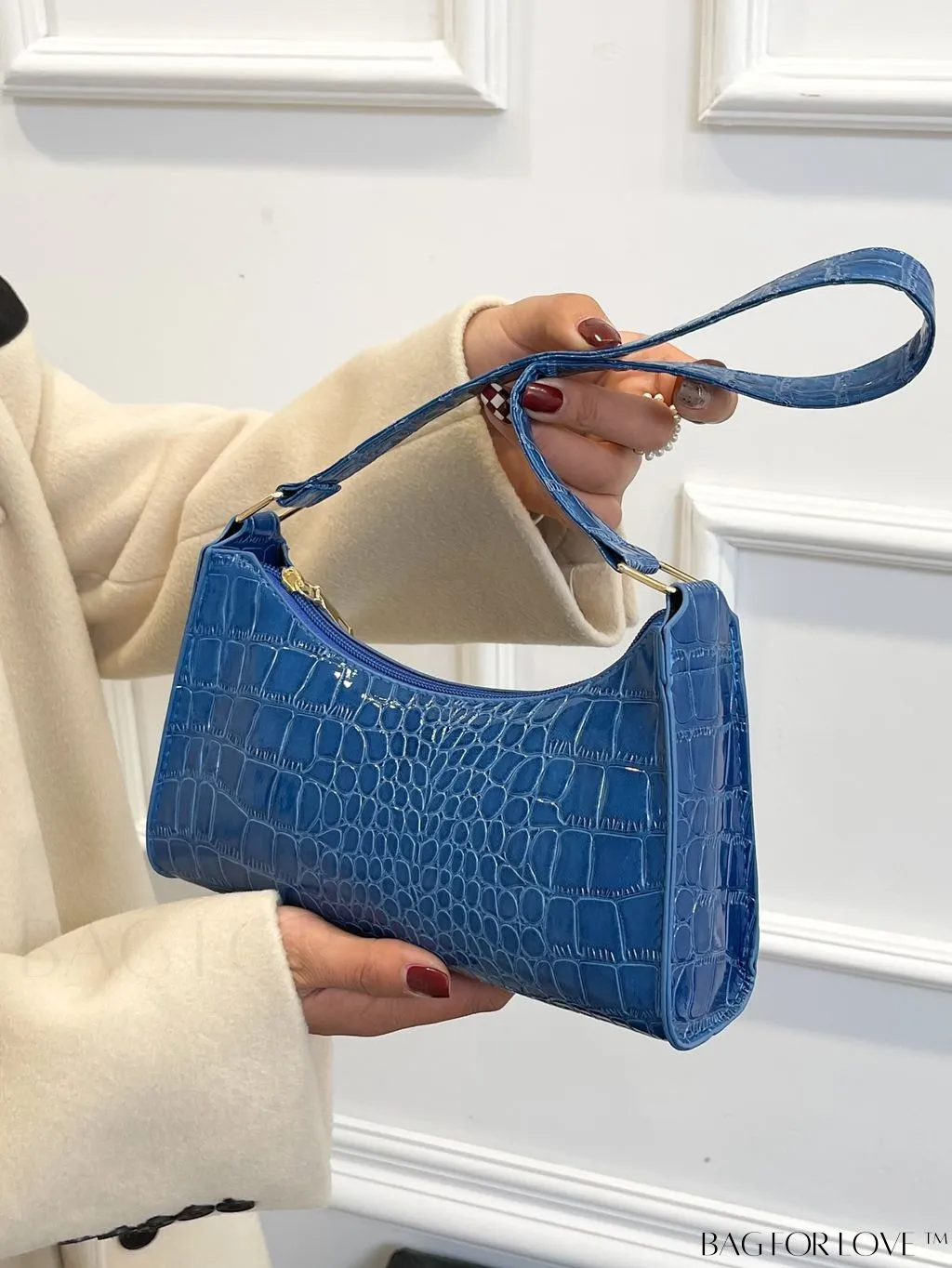 BagForLove - Croc Embossed Baguette Bag: Sleek and Minimalistic Design