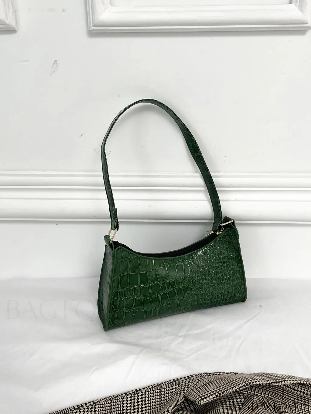 BagForLove - Croc Embossed Baguette Bag: Sleek and Minimalistic Design