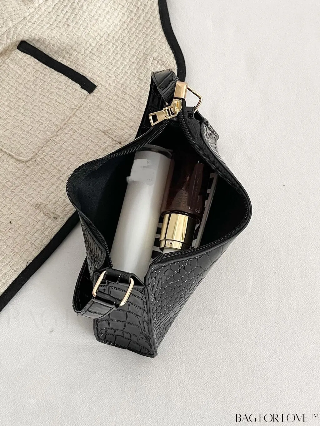 BagForLove - Croc Embossed Baguette Bag: Sleek and Minimalistic Design