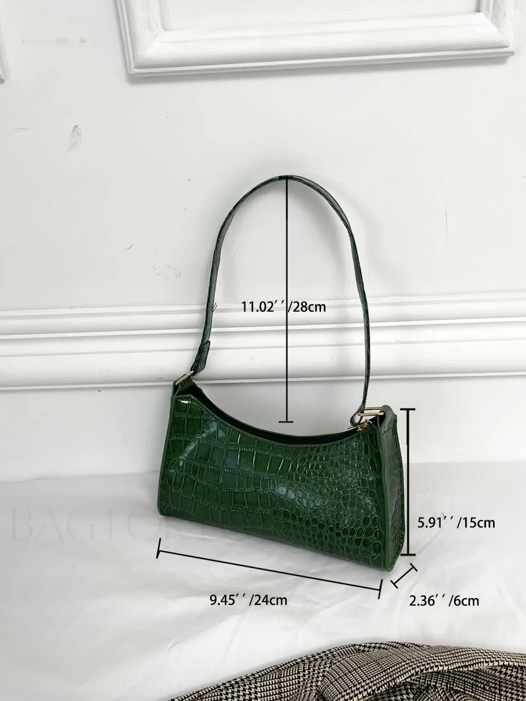 BagForLove - Croc Embossed Baguette Bag: Sleek and Minimalistic Design