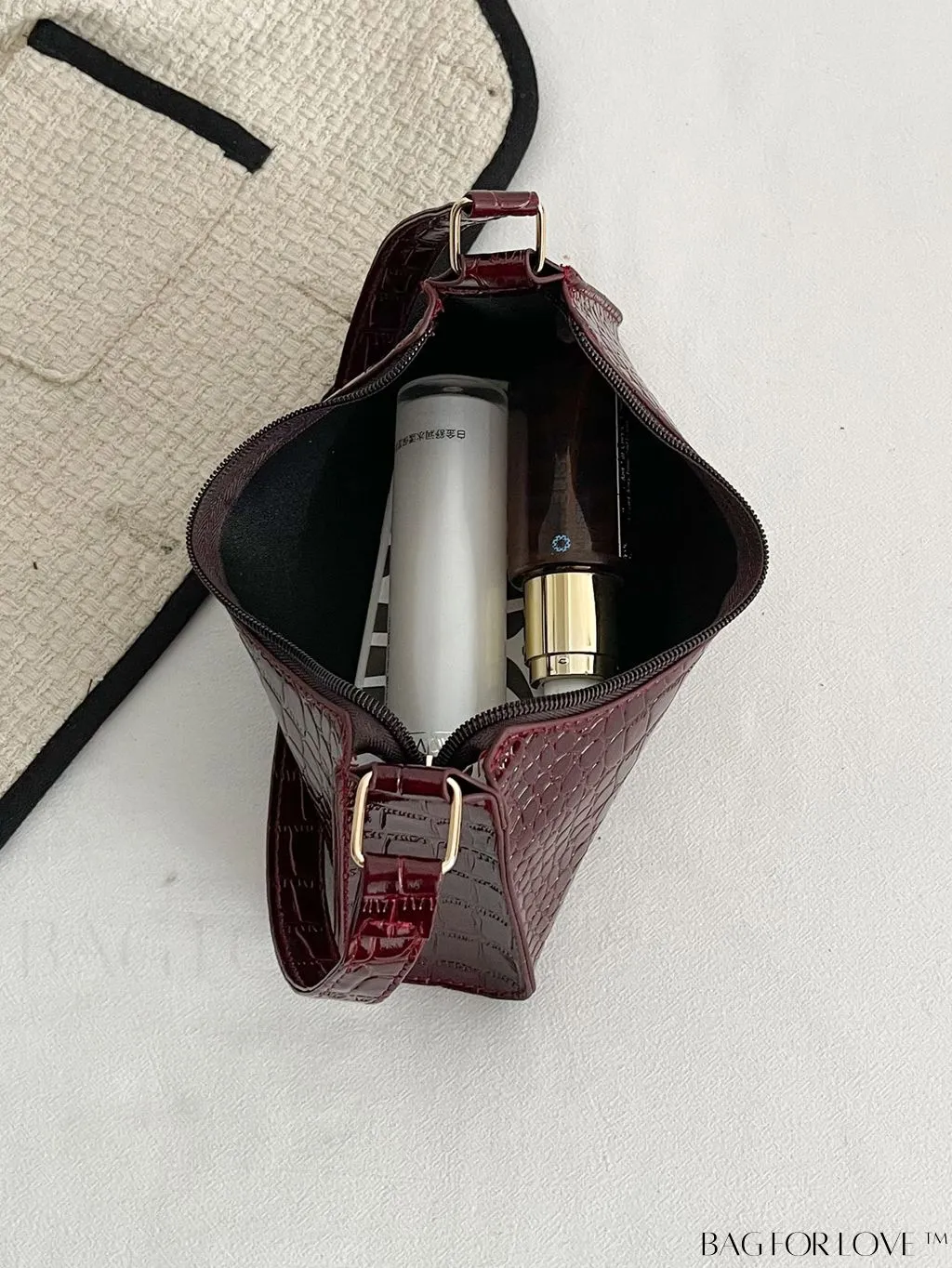 BagForLove - Croc Embossed Baguette Bag: Sleek and Minimalistic Design
