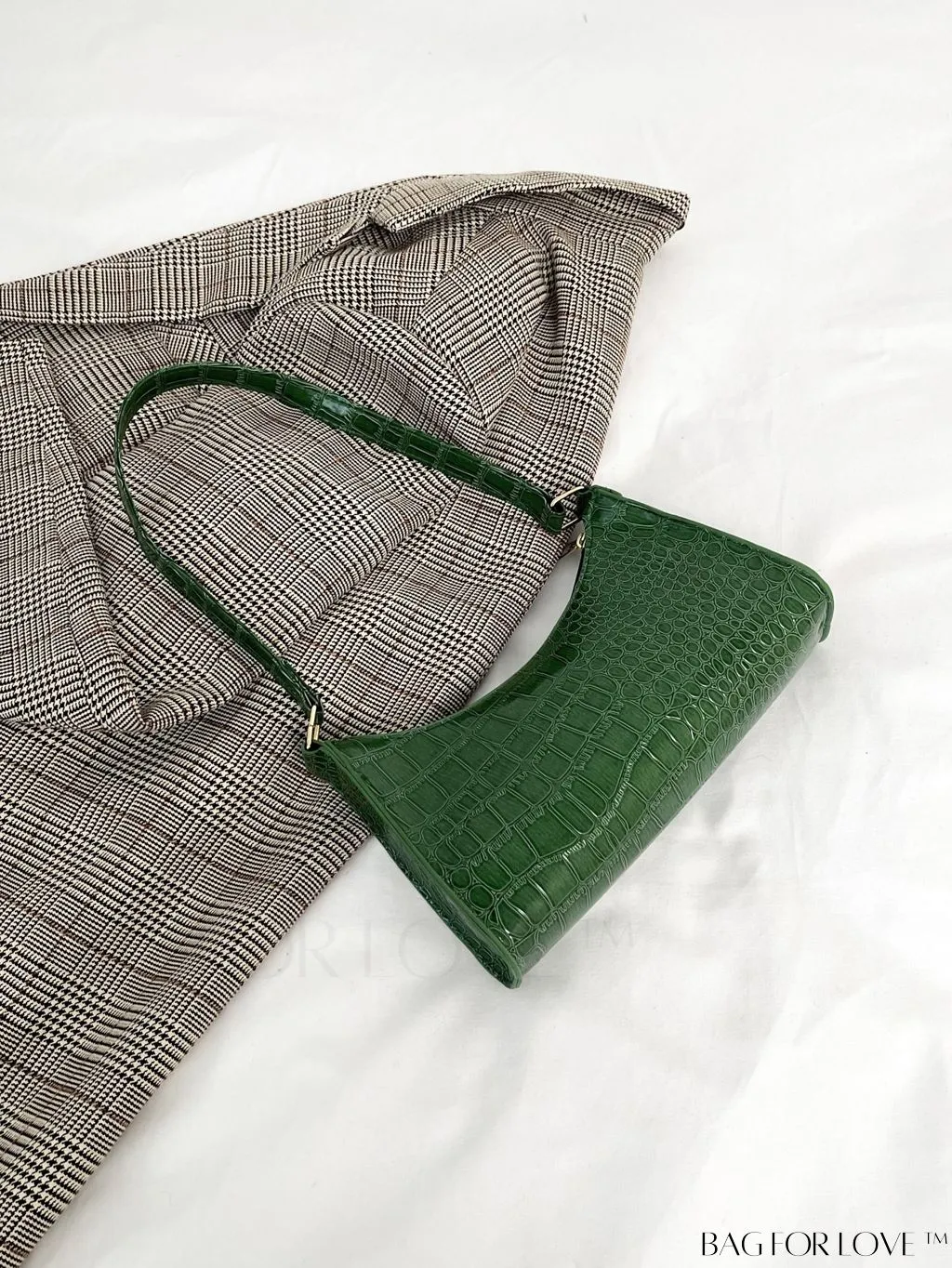 BagForLove - Croc Embossed Baguette Bag: Sleek and Minimalistic Design