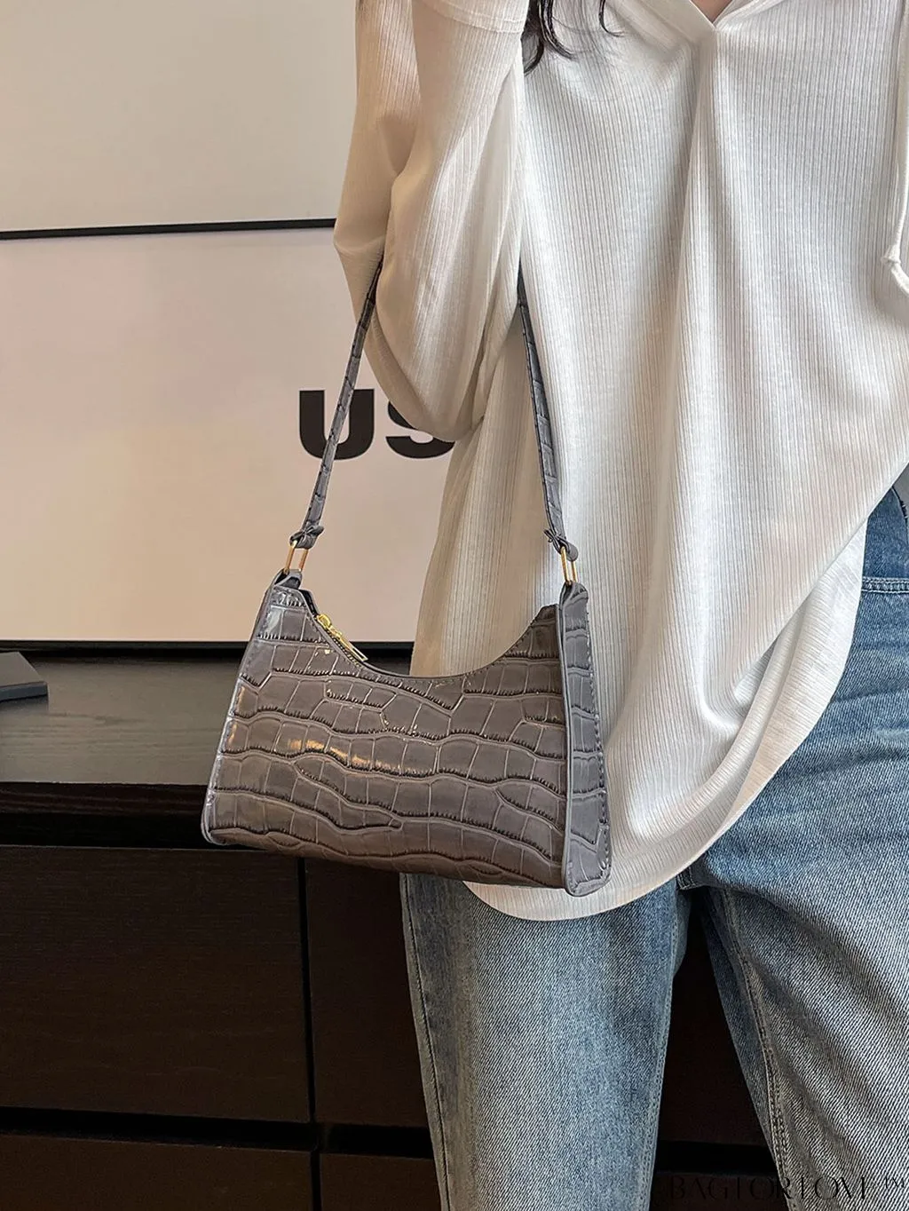 BagForLove - Embossed Crocodile Shoulder Bag