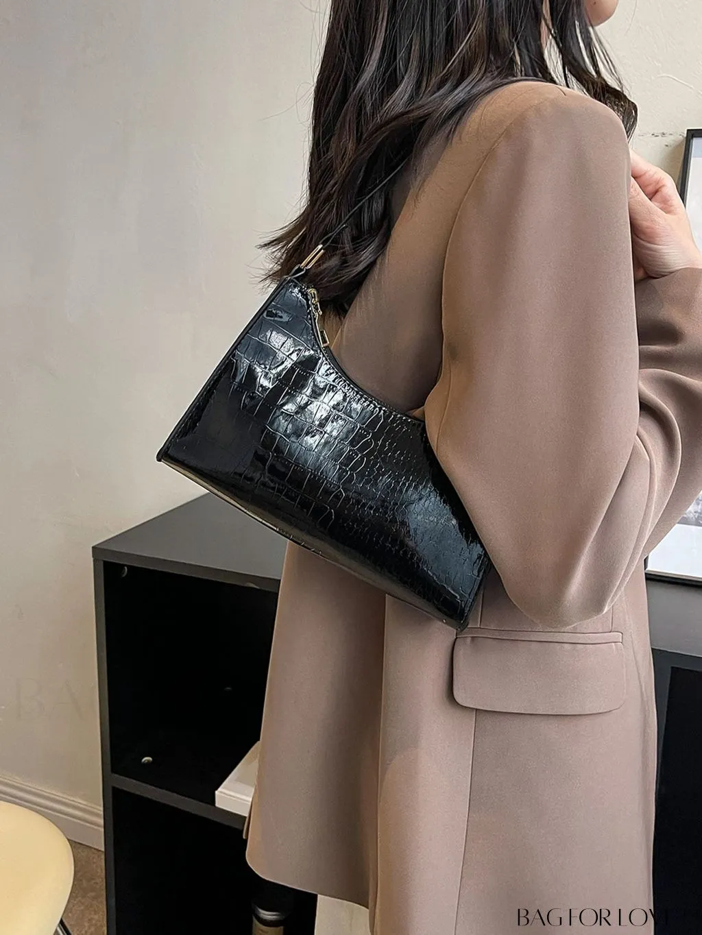 BagForLove - Embossed Crocodile Shoulder Bag