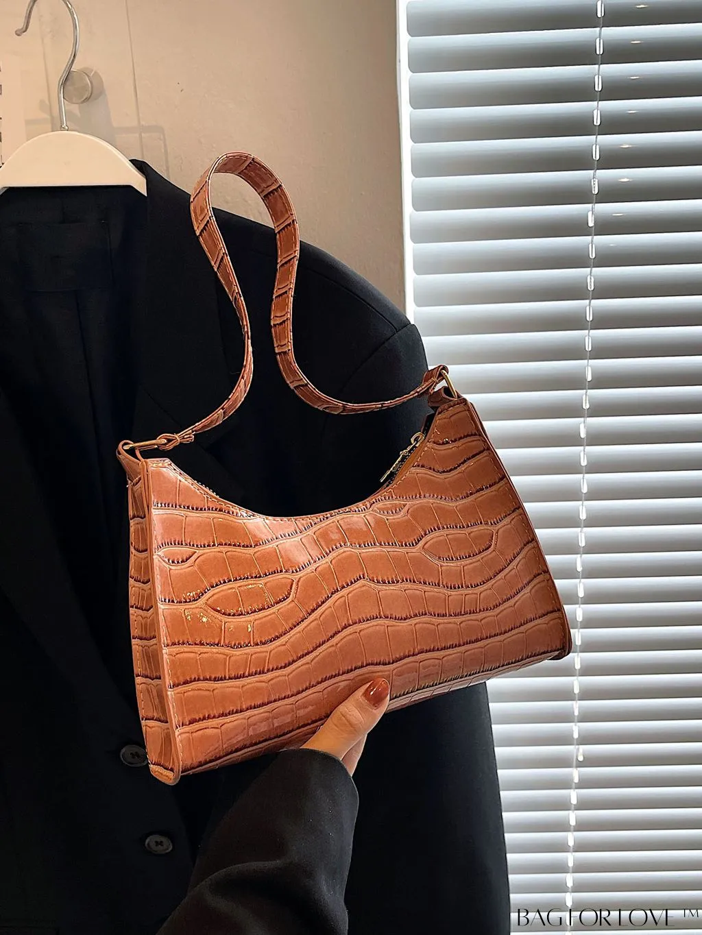 BagForLove - Embossed Crocodile Shoulder Bag