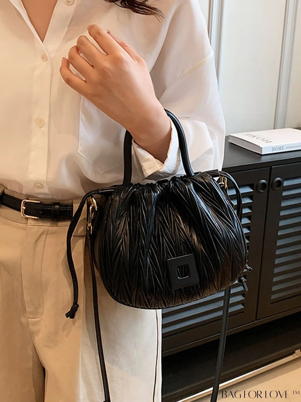 BagForLove - Foldable Crossbody Bag: Sleek and Stylish Womens Summer Essential