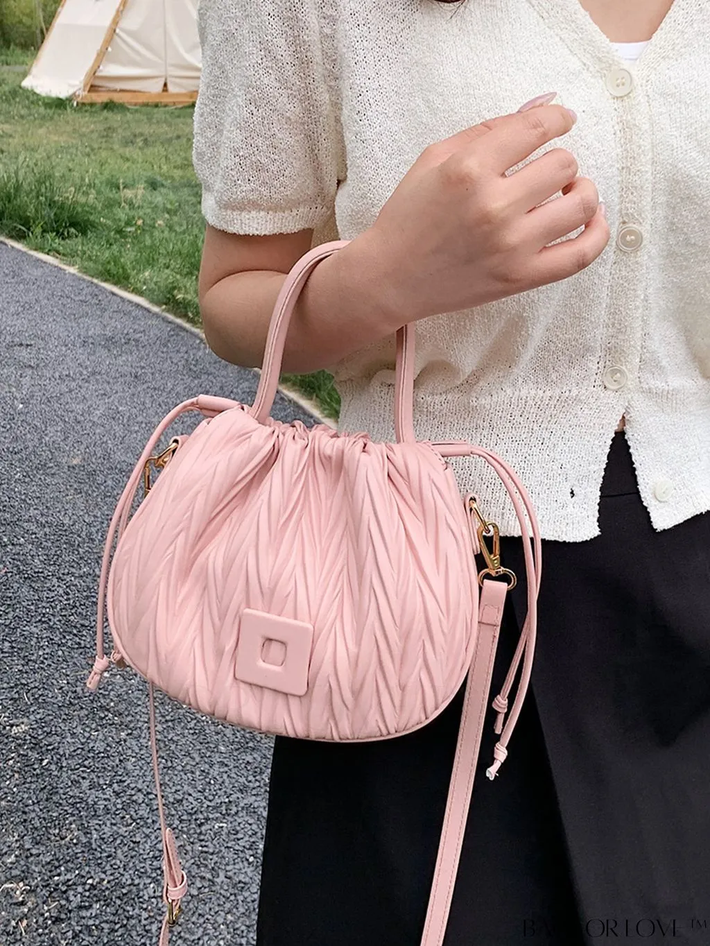 BagForLove - Foldable Crossbody Bag: Sleek and Stylish Womens Summer Essential