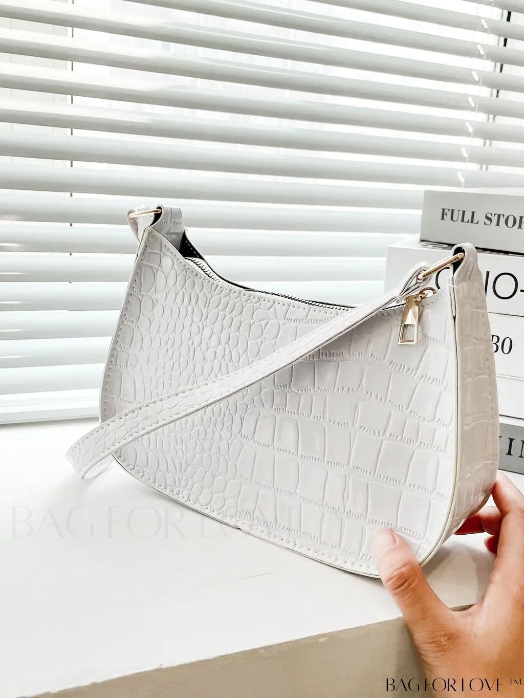 BagForLove - Sleek Armpit Bag - The Epitome of Fashionable Simplicity
