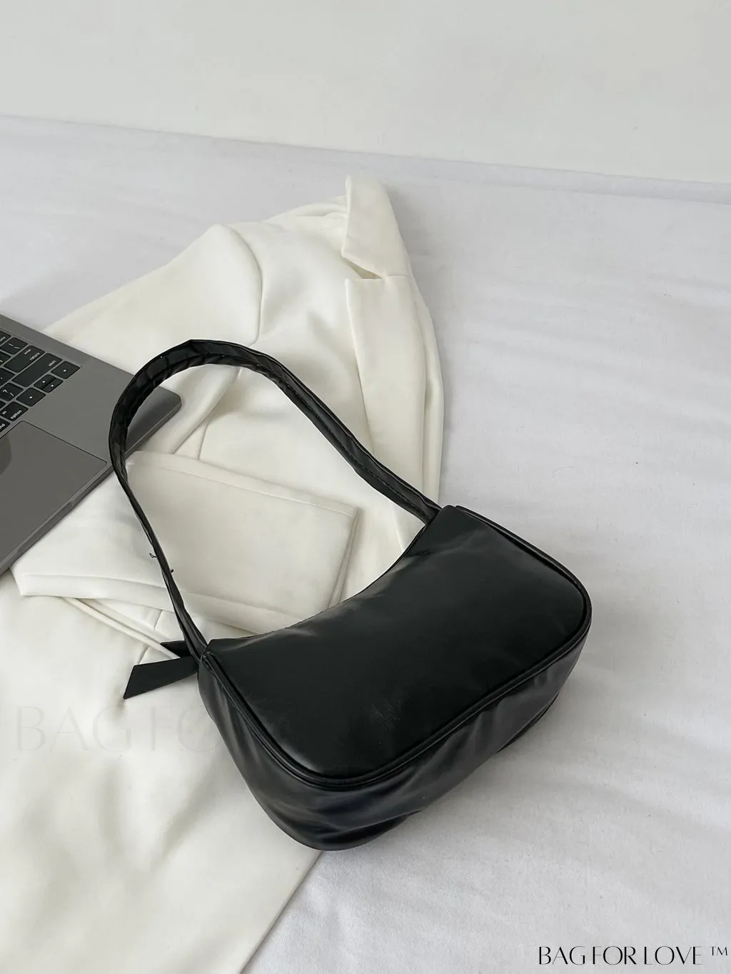 BagForLove - Sleek Shoulder Bag: A Minimalist Essential