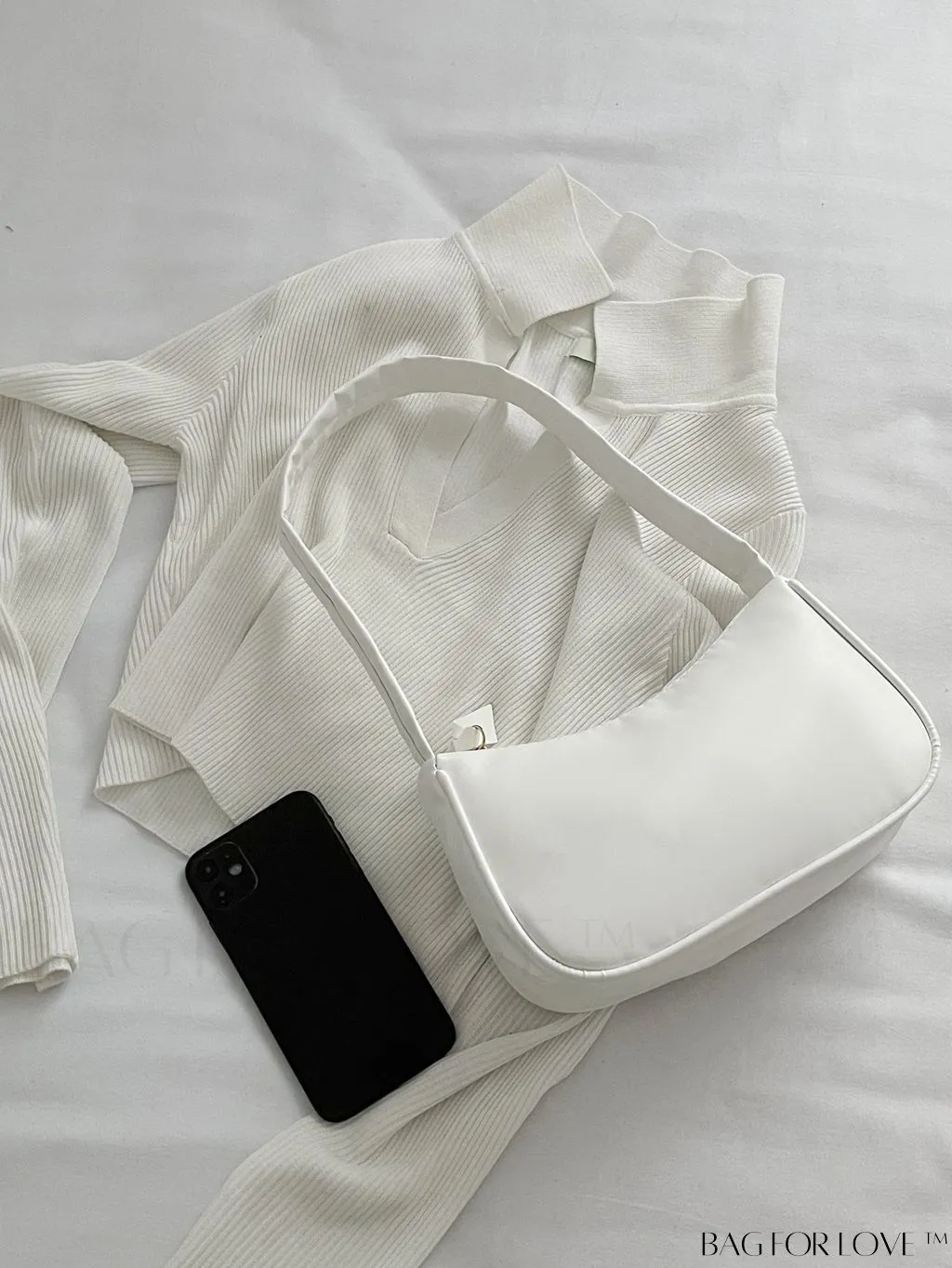 BagForLove - Sleek Shoulder Bag: A Minimalist Essential