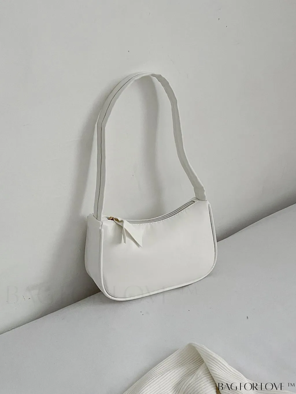 BagForLove - Sleek Shoulder Bag: A Minimalist Essential