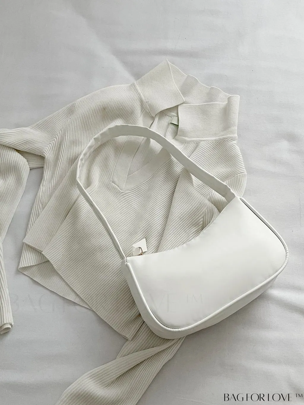 BagForLove - Sleek Shoulder Bag: A Minimalist Essential