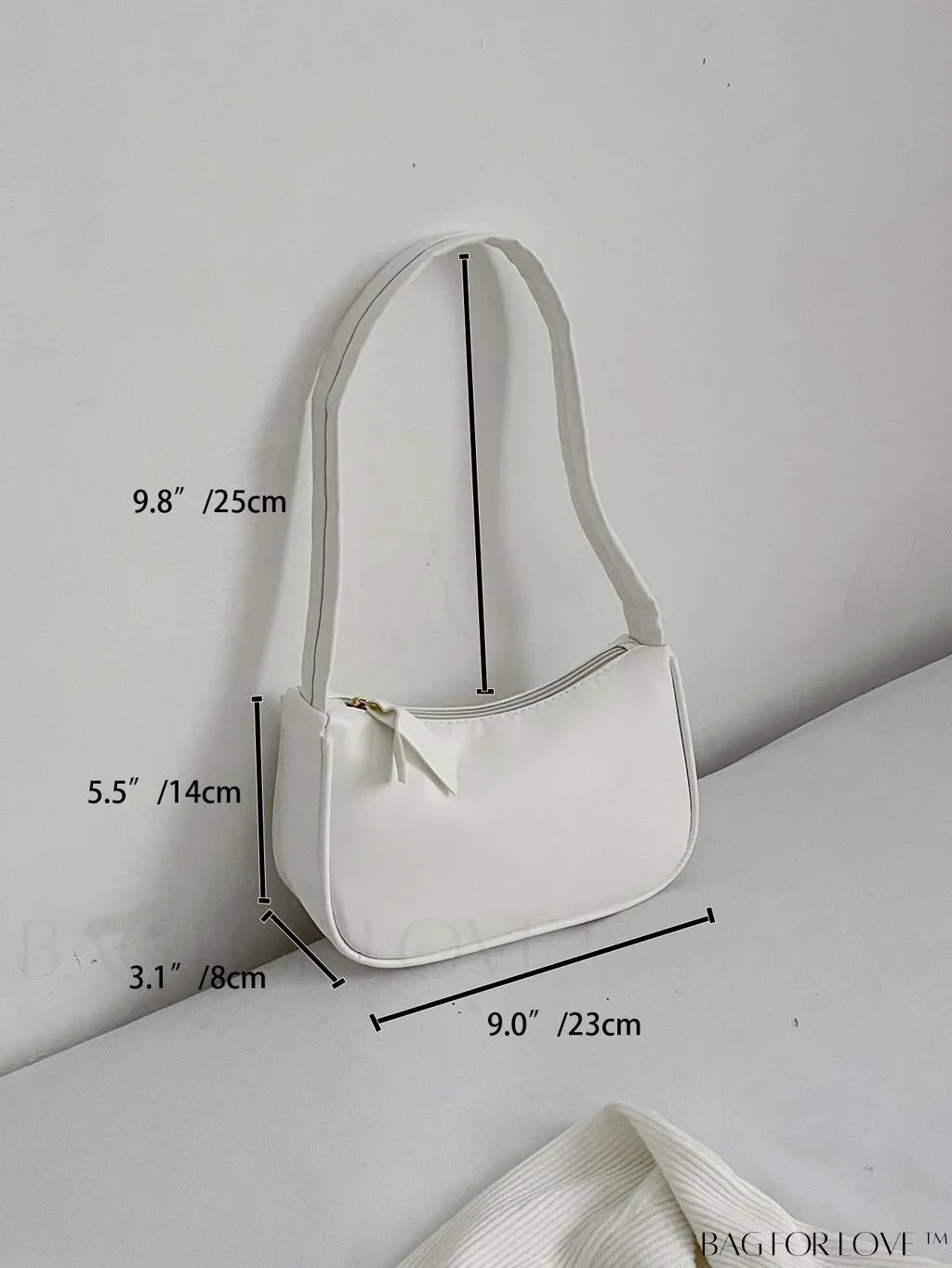 BagForLove - Sleek Shoulder Bag: A Minimalist Essential