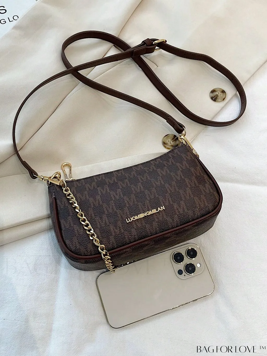 BagForLove - Sleek Slogan Baguette Bag: Effortlessly Stylish and Trend-Setting!