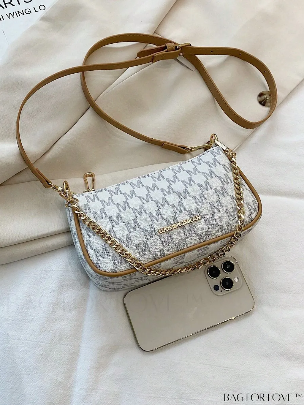BagForLove - Sleek Slogan Baguette Bag: Effortlessly Stylish and Trend-Setting!