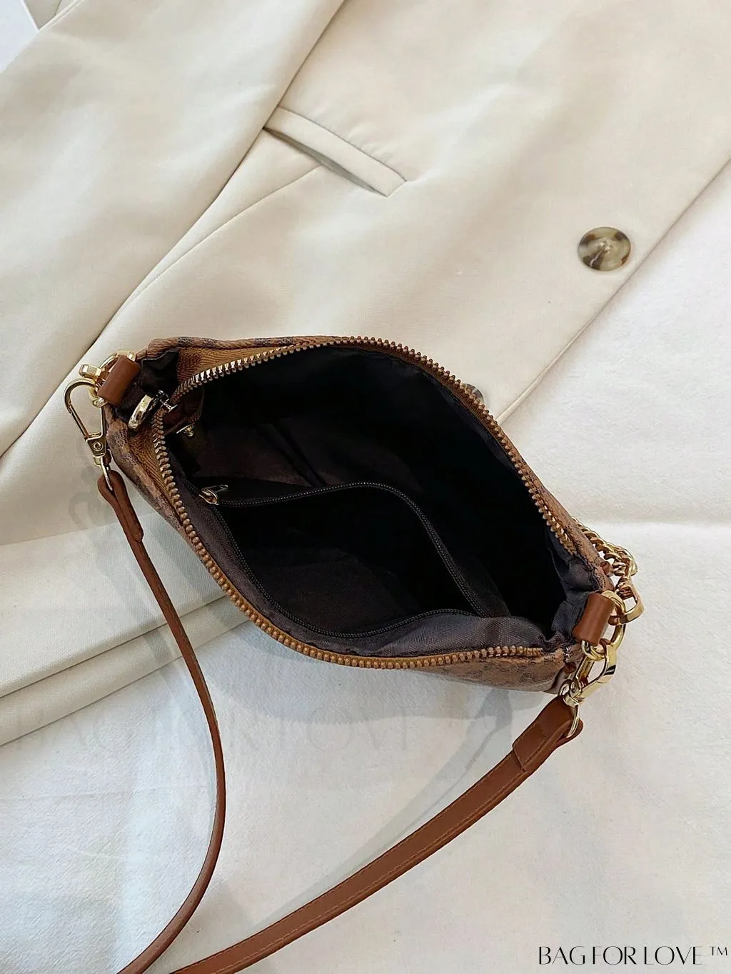 BagForLove - Sleek Slogan Baguette Bag: Effortlessly Stylish and Trend-Setting!