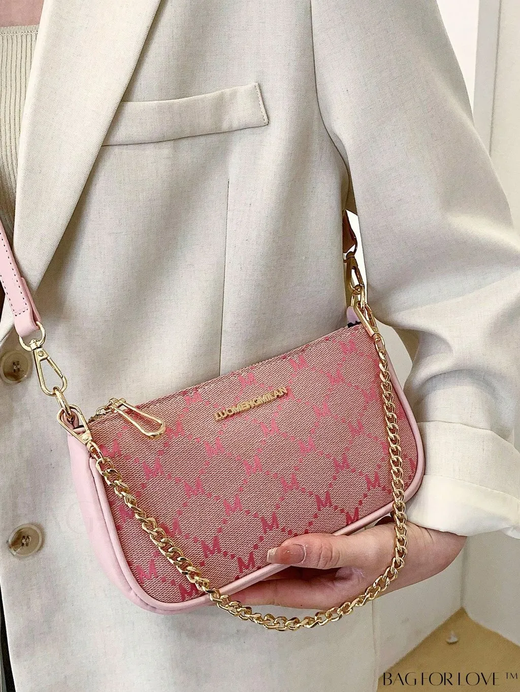 BagForLove - Sleek Slogan Baguette Bag: Effortlessly Stylish and Trend-Setting!