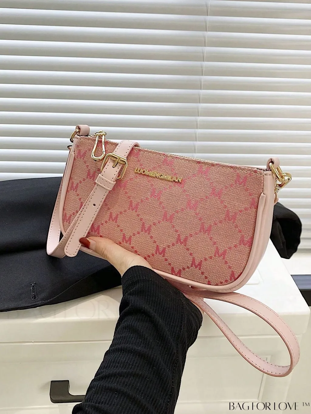 BagForLove - Sleek Slogan Baguette Bag: Effortlessly Stylish and Trend-Setting!