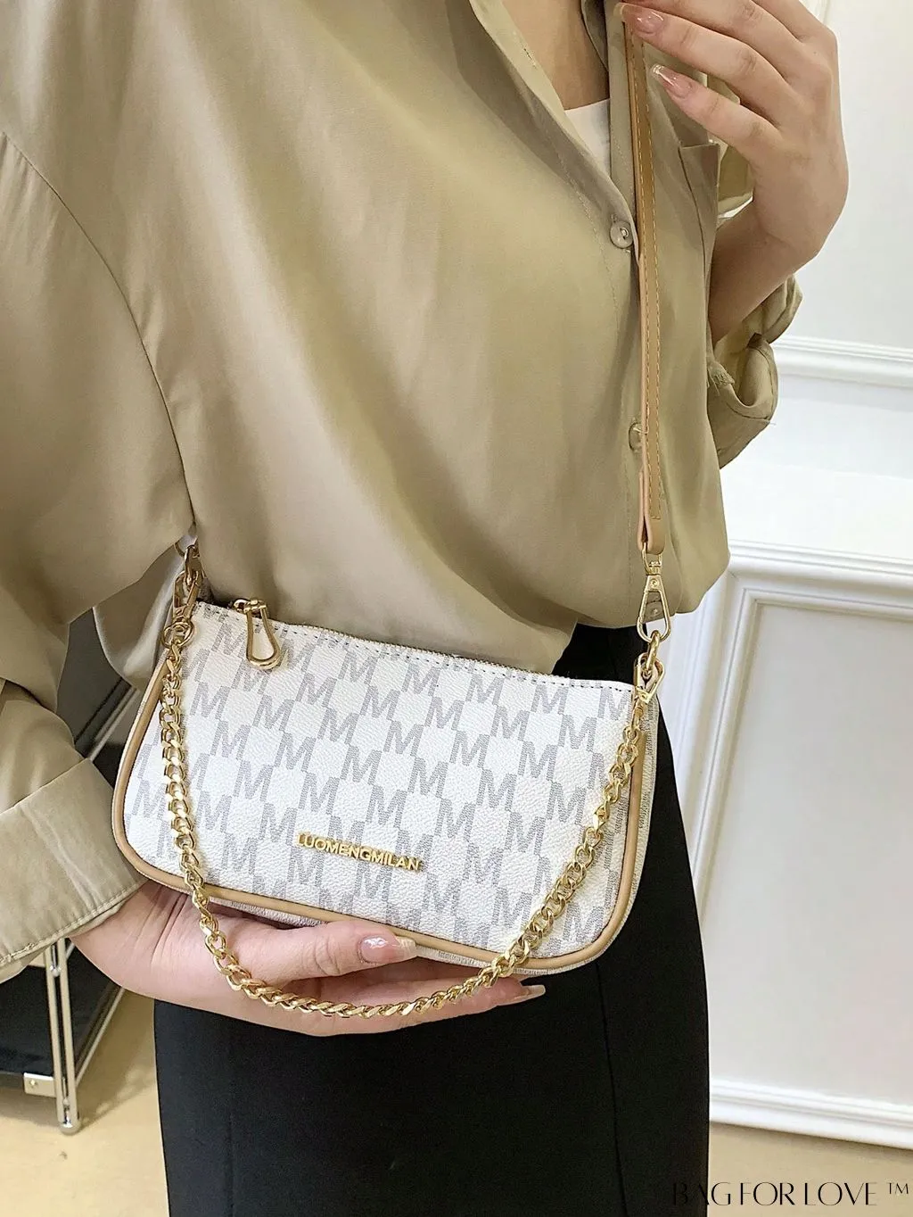 BagForLove - Sleek Slogan Baguette Bag: Effortlessly Stylish and Trend-Setting!