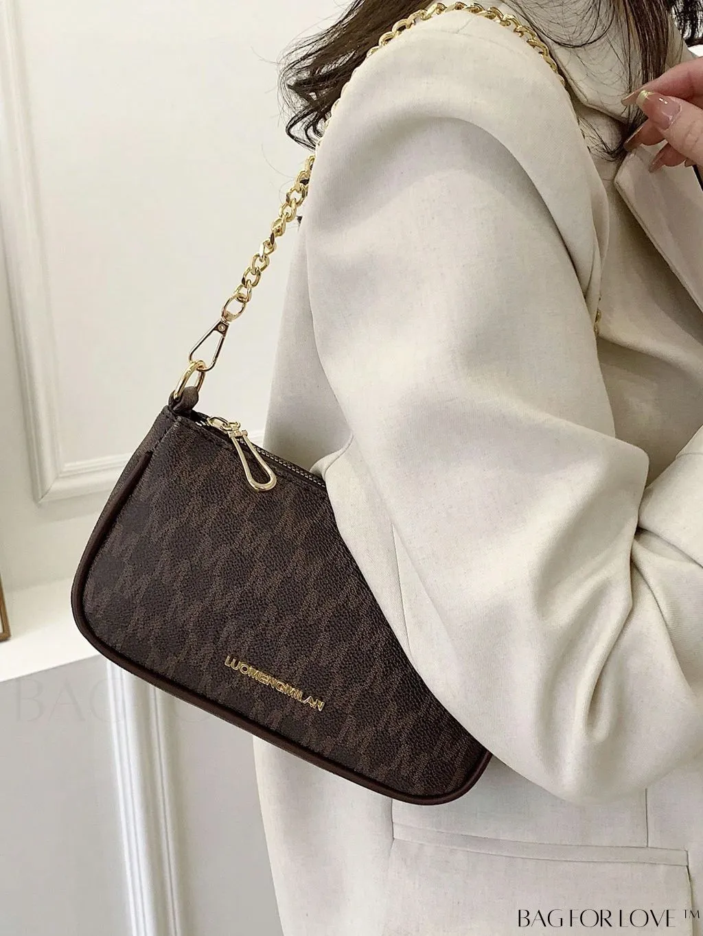 BagForLove - Sleek Slogan Baguette Bag: Effortlessly Stylish and Trend-Setting!