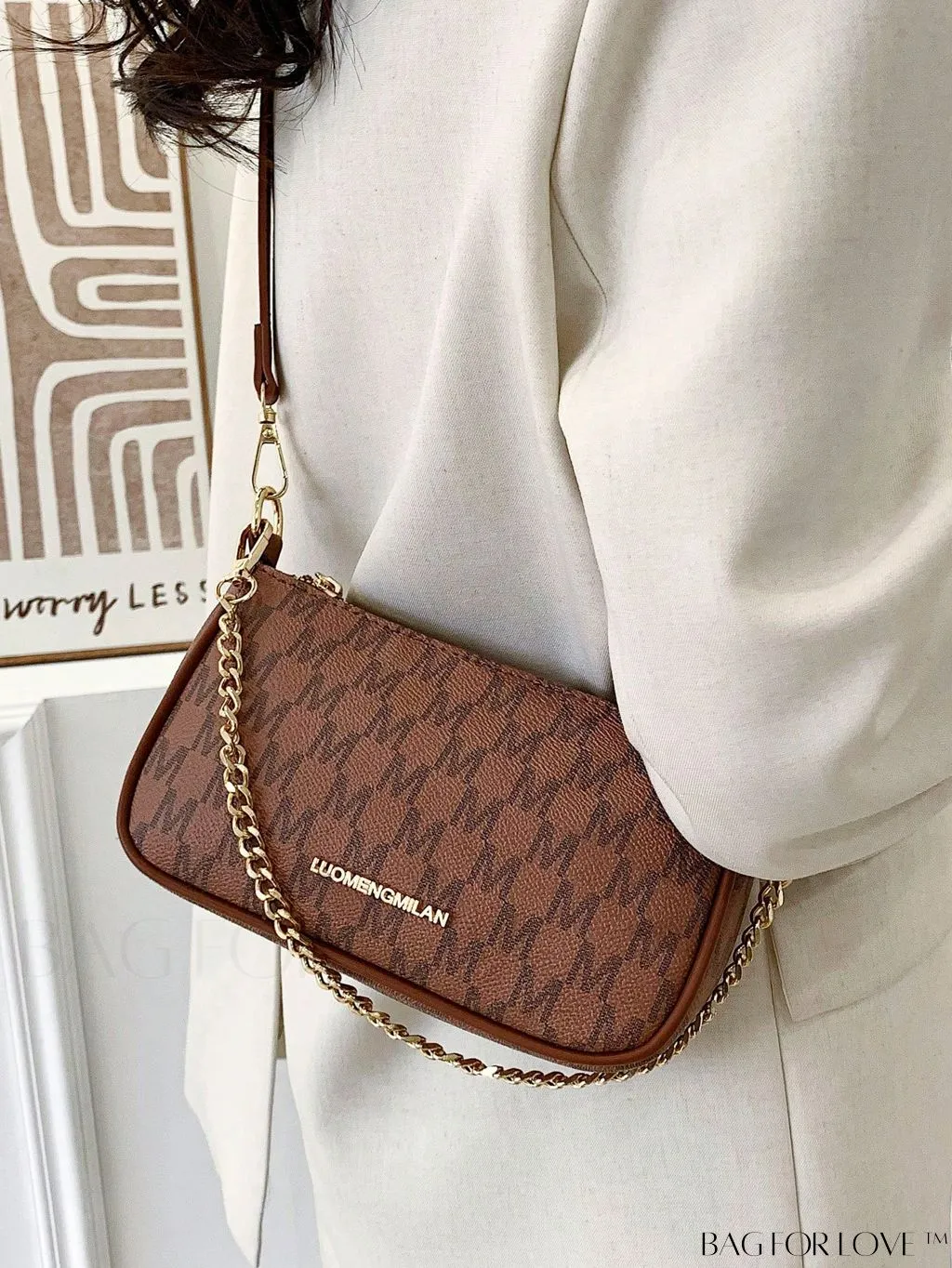 BagForLove - Sleek Slogan Baguette Bag: Effortlessly Stylish and Trend-Setting!