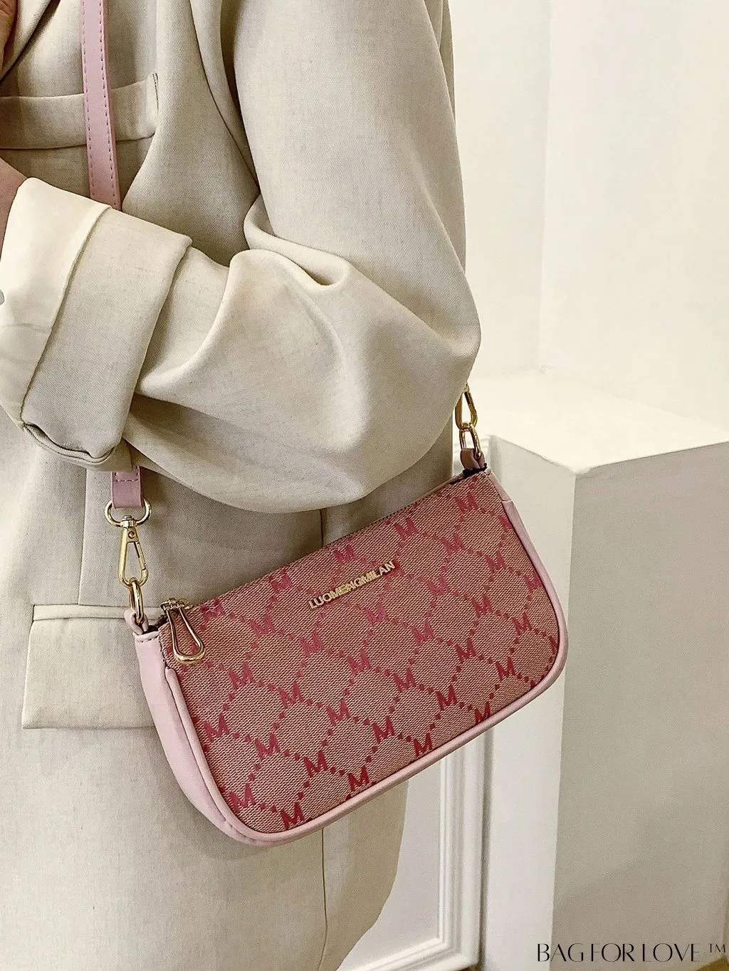 BagForLove - Sleek Slogan Baguette Bag: Effortlessly Stylish and Trend-Setting!