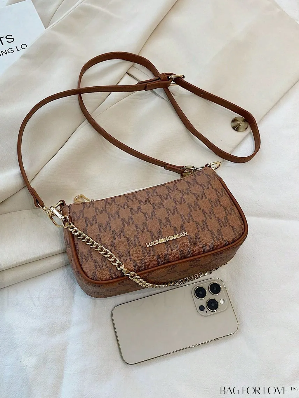 BagForLove - Sleek Slogan Baguette Bag: Effortlessly Stylish and Trend-Setting!