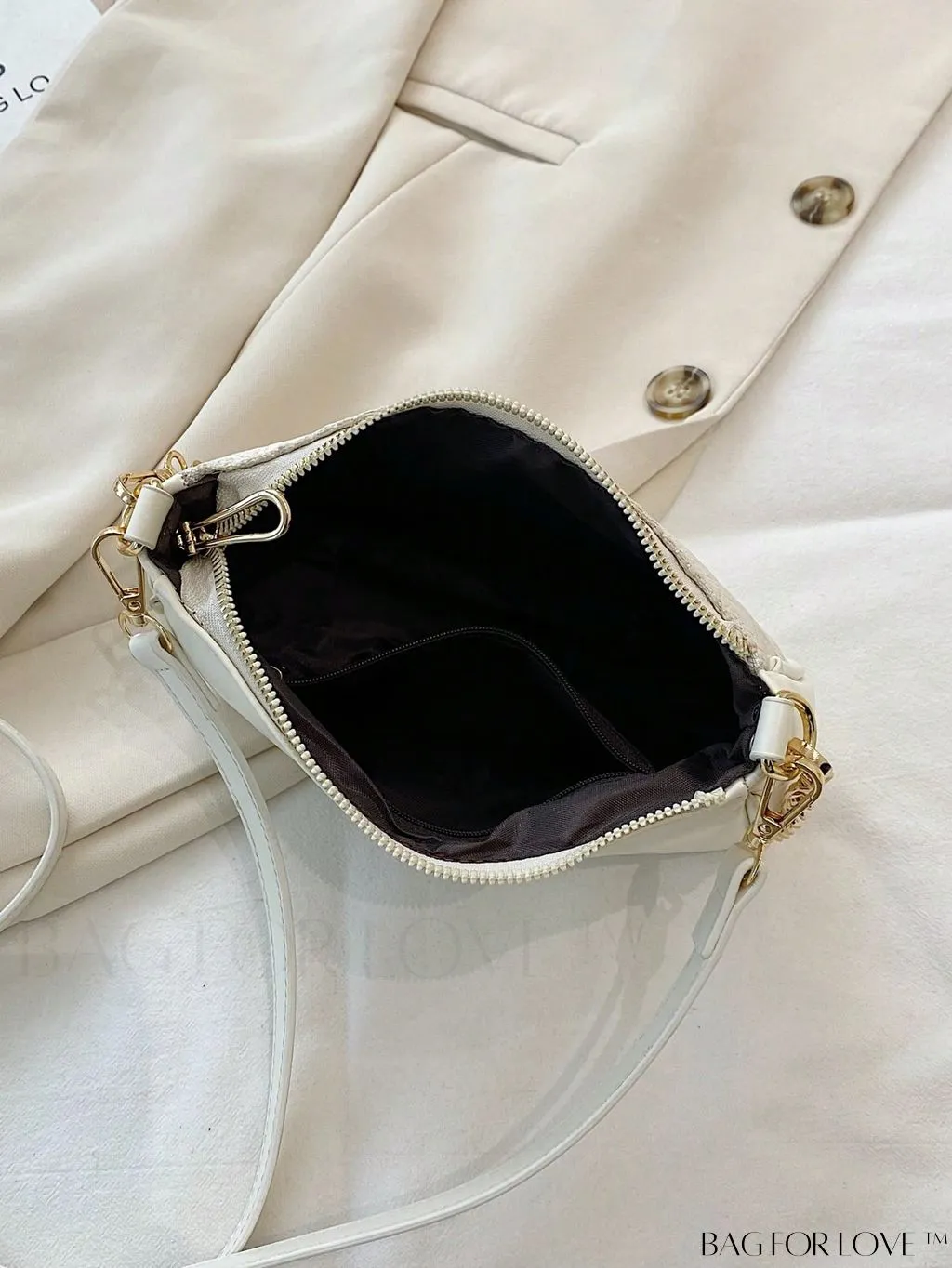 BagForLove - Sleek Slogan Baguette Bag: Effortlessly Stylish and Trend-Setting!