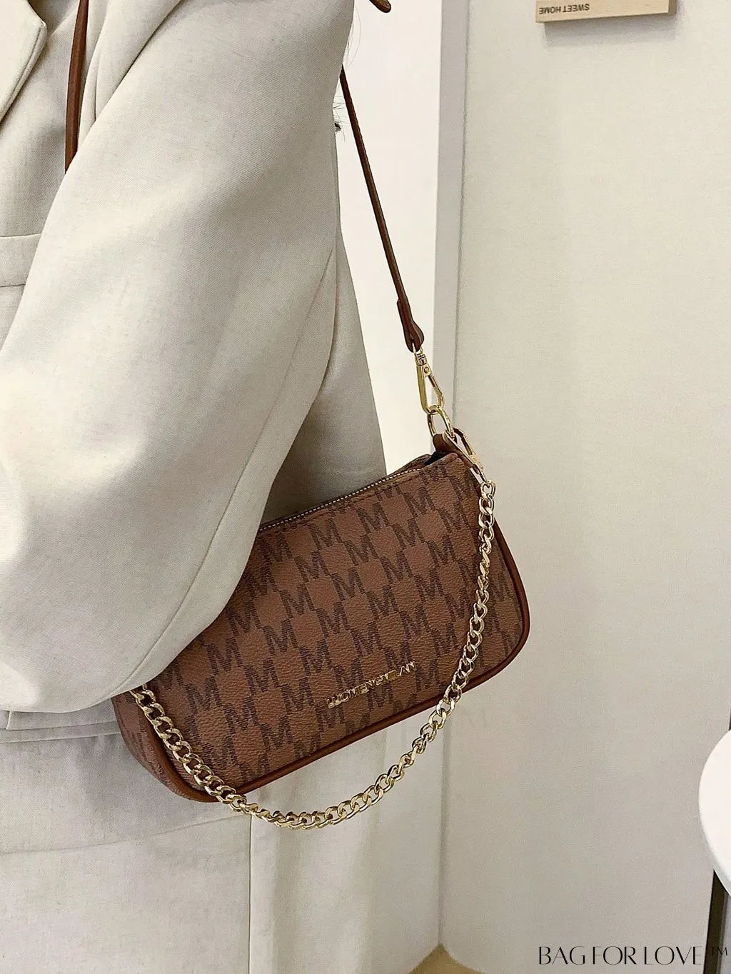 BagForLove - Sleek Slogan Baguette Bag: Effortlessly Stylish and Trend-Setting!