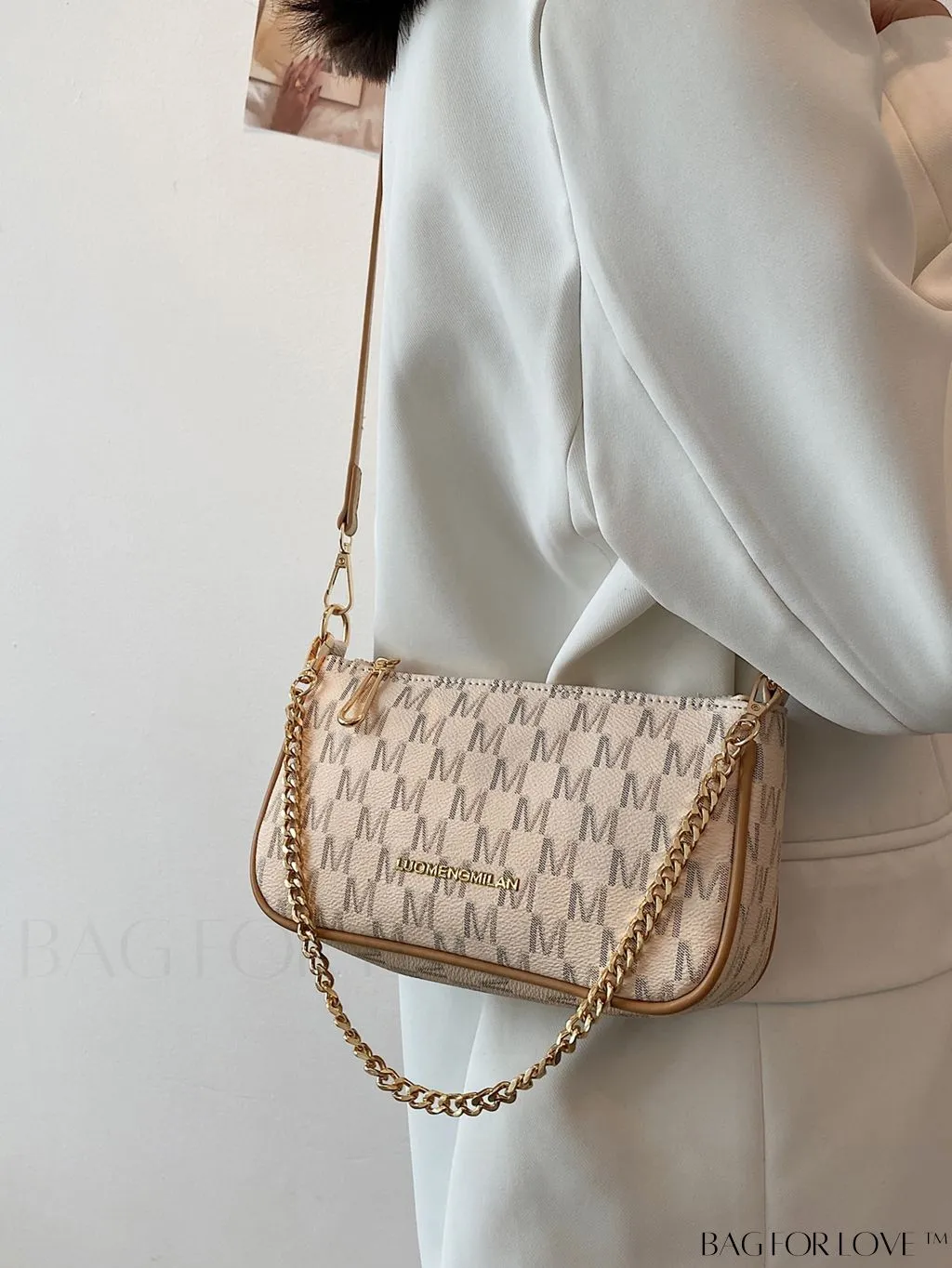 BagForLove - Sleek Slogan Baguette Bag: Effortlessly Stylish and Trend-Setting!