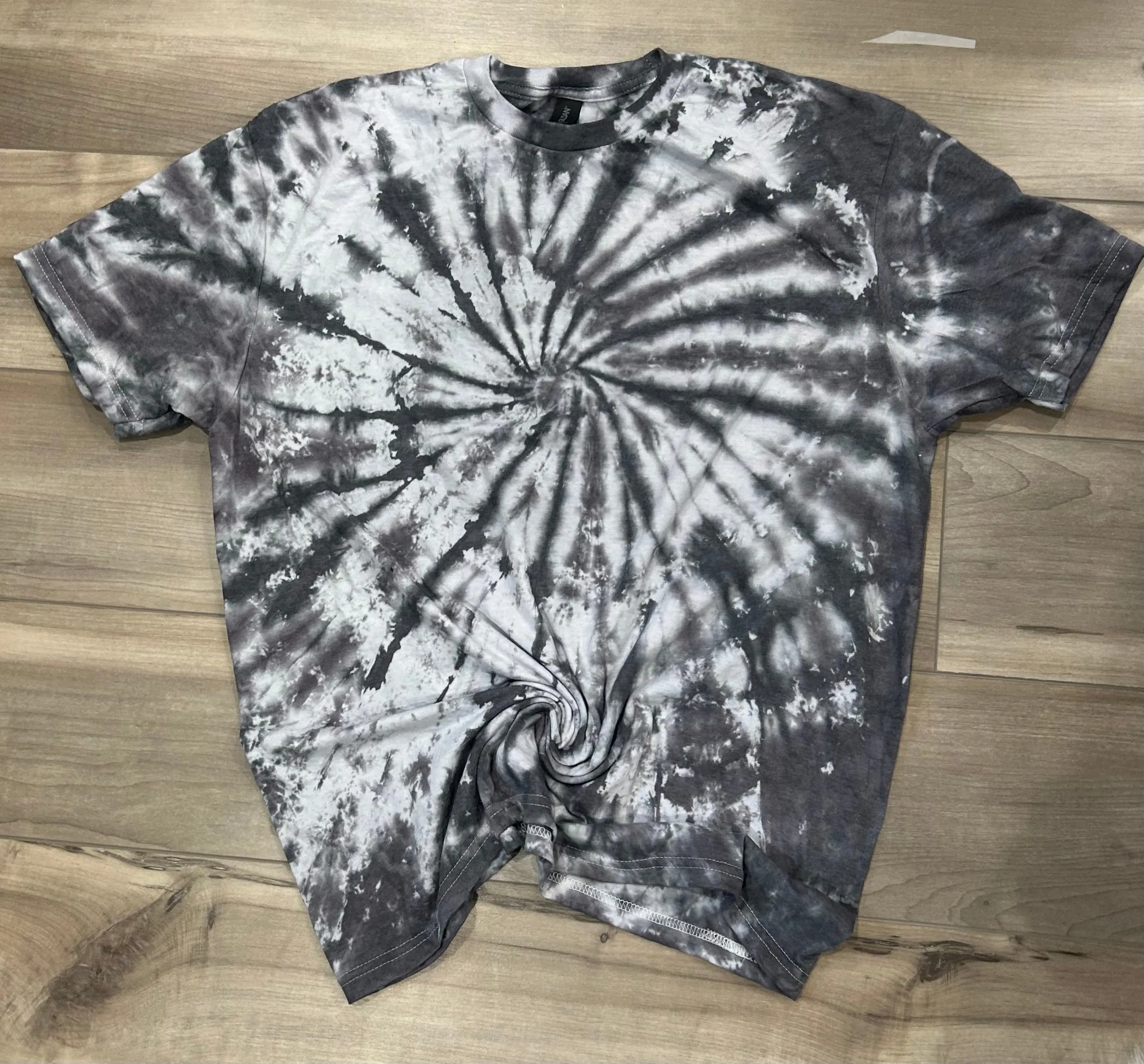 Blank Tie Dye Top in Black