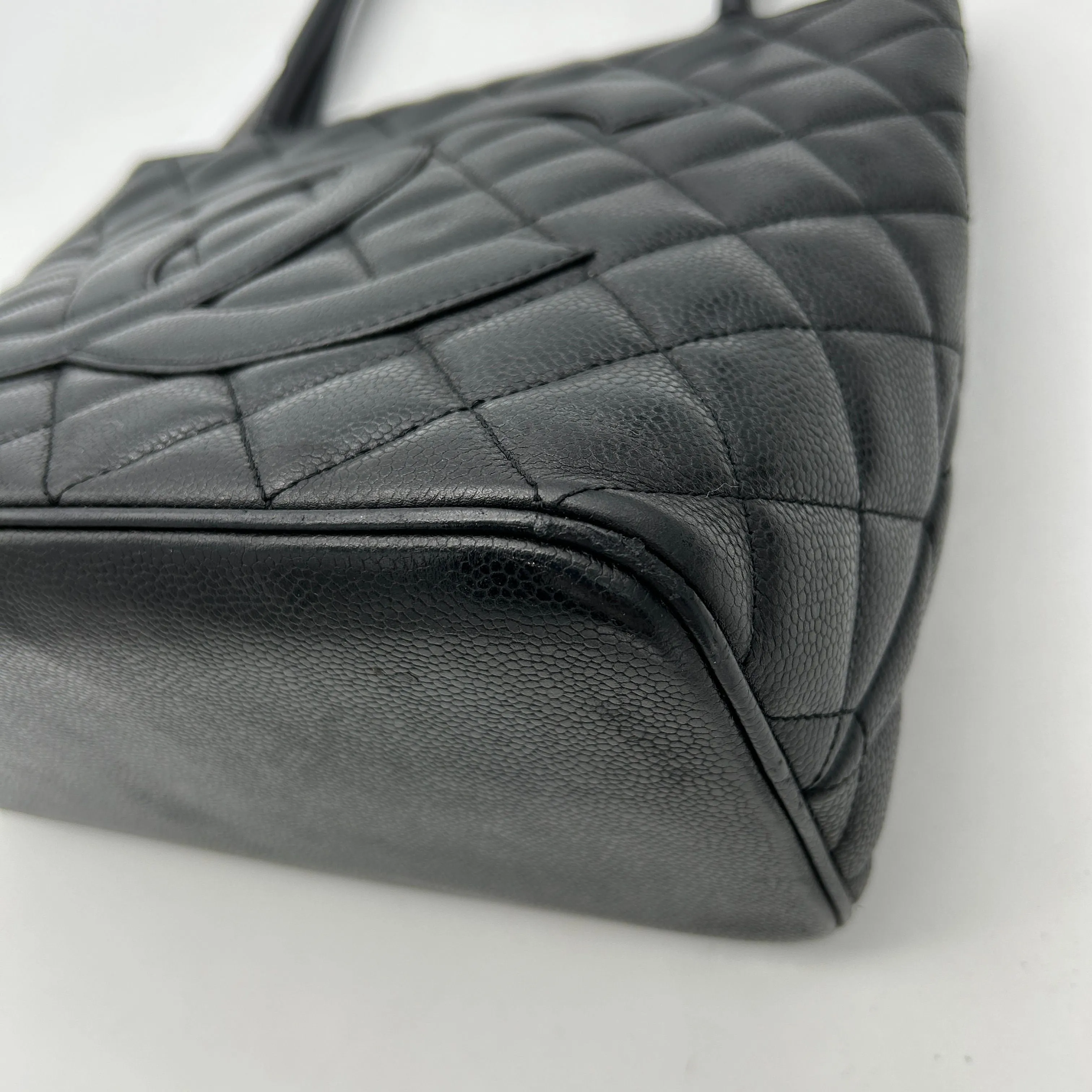 CHANEL Caviar Quilted Medallion Tote Black ch44135jf