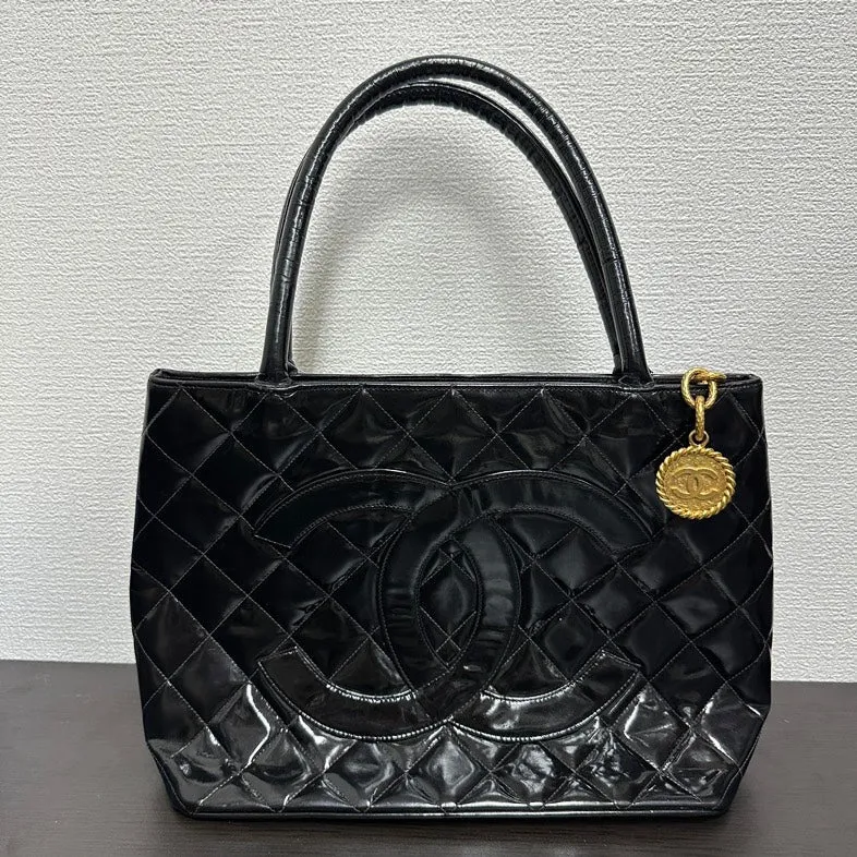 Chanel V0976 Pre-Loved Black Tote Bag