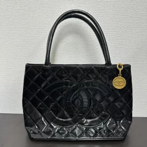 Chanel V0976 Pre-Loved Black Tote Bag