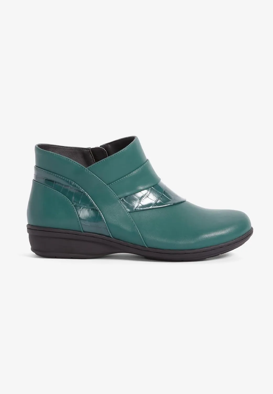 Comfortview Jolene Bootie Short Ankle Boot Women's Winter Shoes (Wide Widths Available)