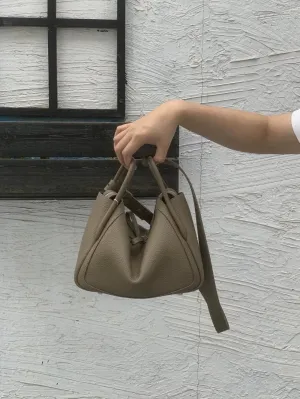 FormaLux | Premium Pebbled Leather Shoulder Bag