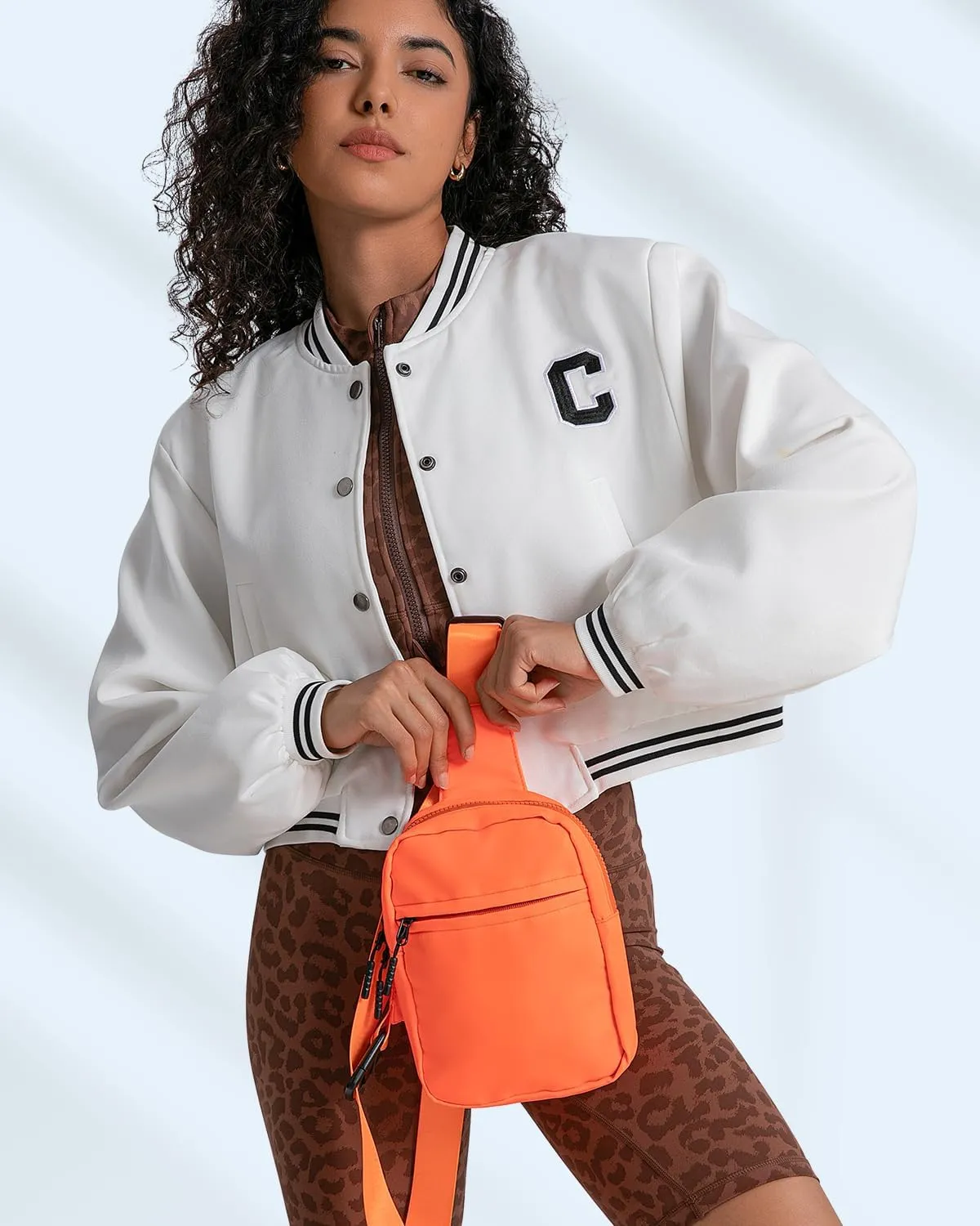 GEEAD Small Sling Bag for Women and Men Mini Crossbody Phone Chest Bag Waterproof Nylon Shoulder Bag Gym Travel