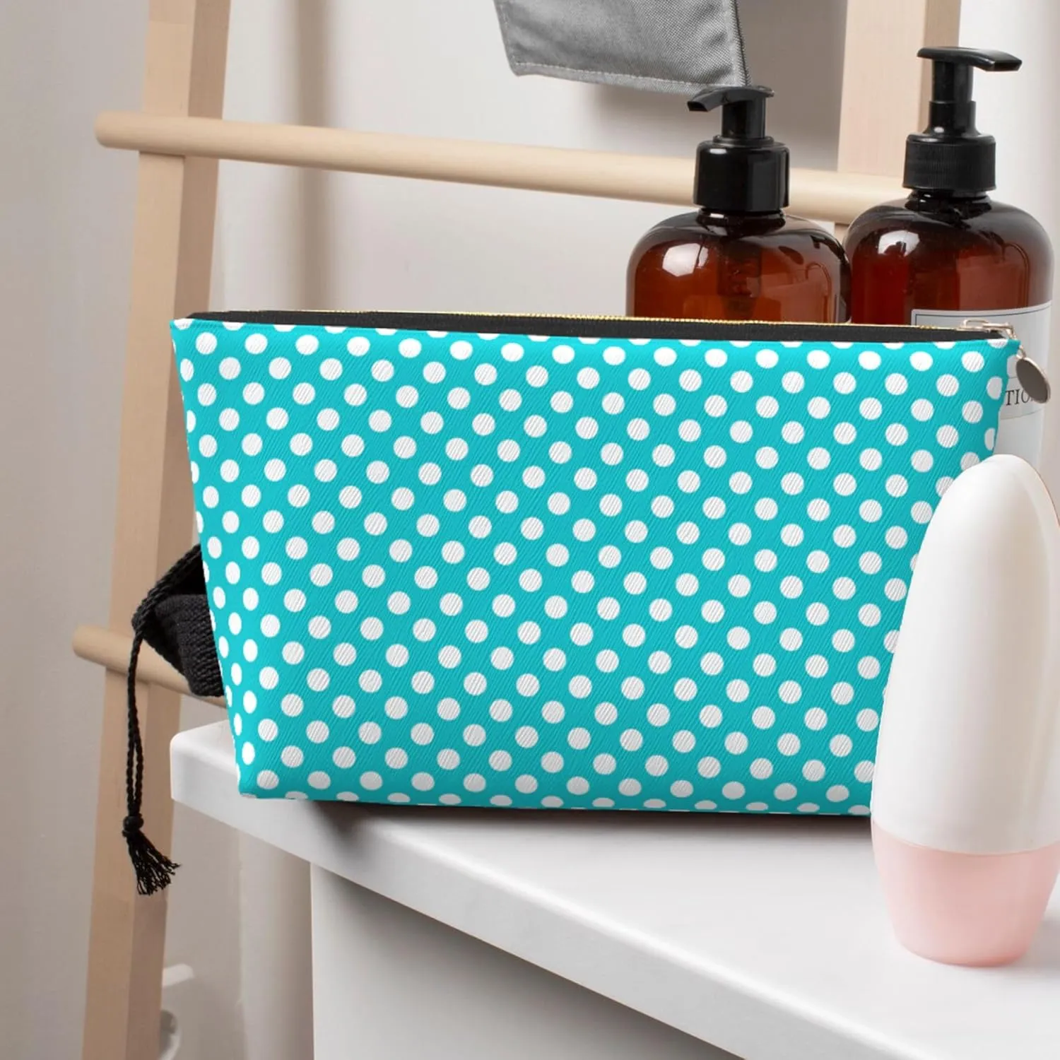 Green and White Polka Dot Cosmetic Bags, Leather Small Makeup Beauty Bag with Golden Zipper, Waterproof Portable Mini Travel Toiletry Pouch Case for Women and Girls