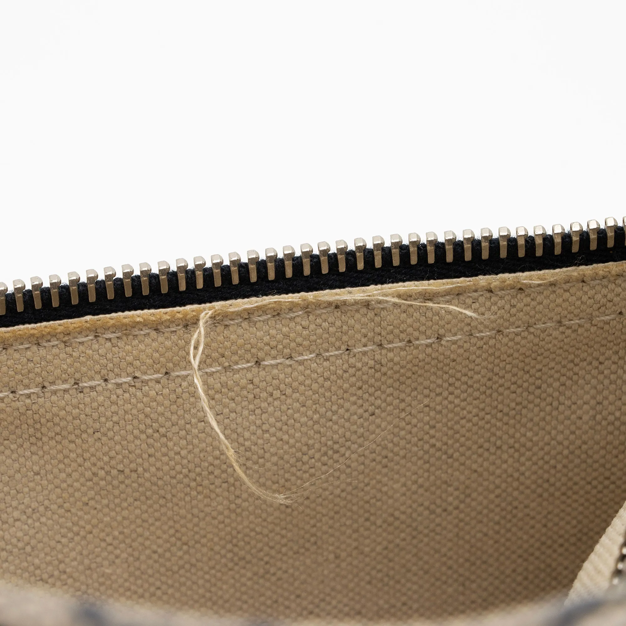 Gucci GG Canvas Flat Messenger Bag (SHF-KV7N6r)