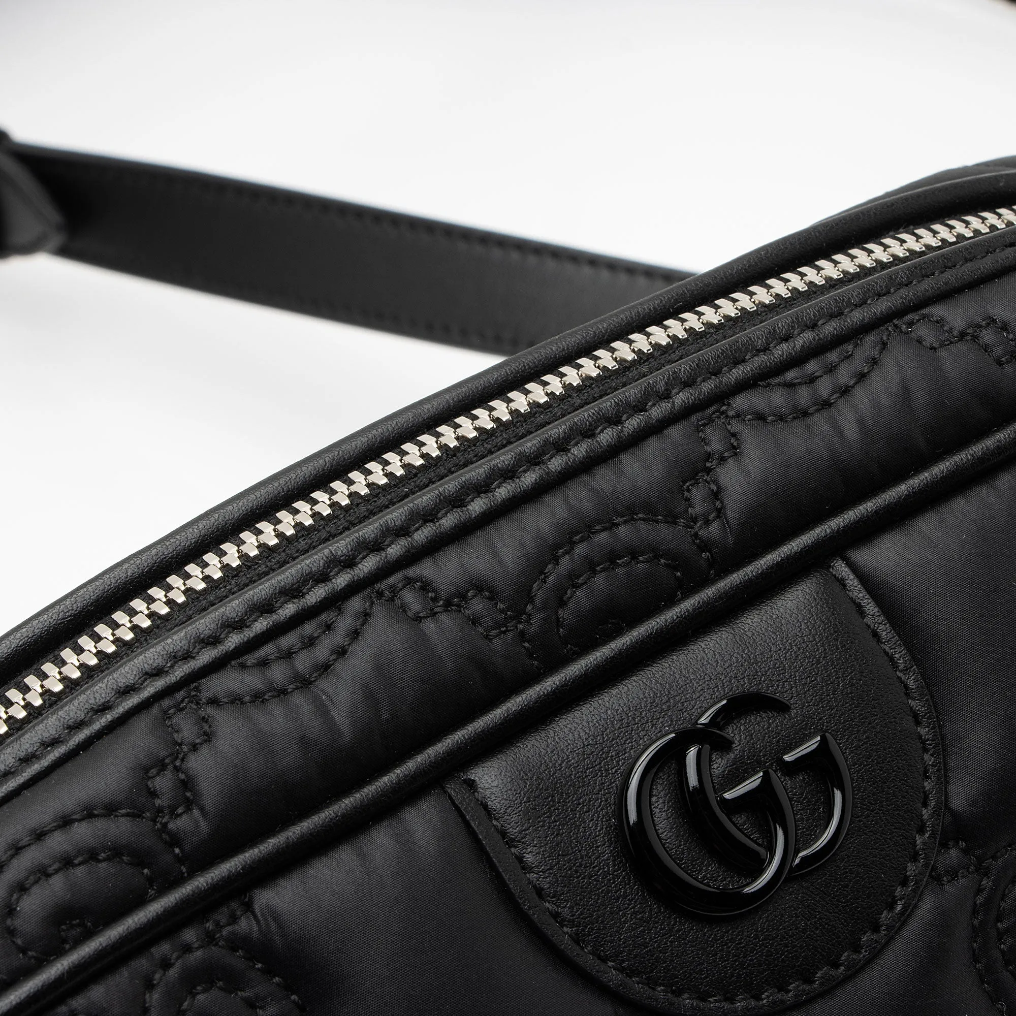 Gucci GG Matelasse Small Shoulder Bag (SHF-lqqc7w)